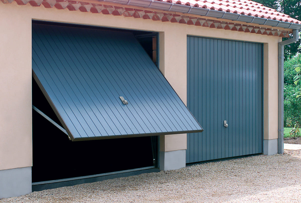 Porte de garage basculante particulier